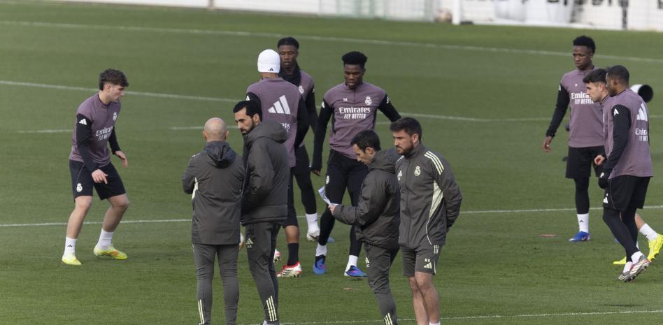 乐鱼平台-世体：姆巴佩因伤缺席阿韦洛亚首训，平图斯重新归队