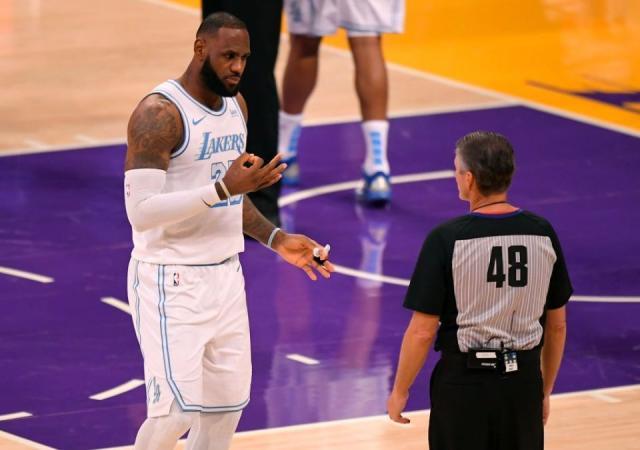 登录入口-疫情下的NBA：球员见到同一名裁判的频率更高了？